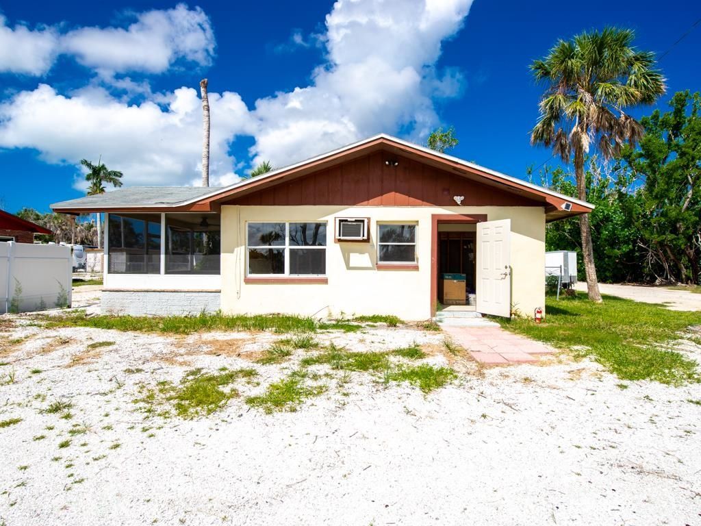 1450-1460 Court Pl, Sanibel, FL 33957 Photo
