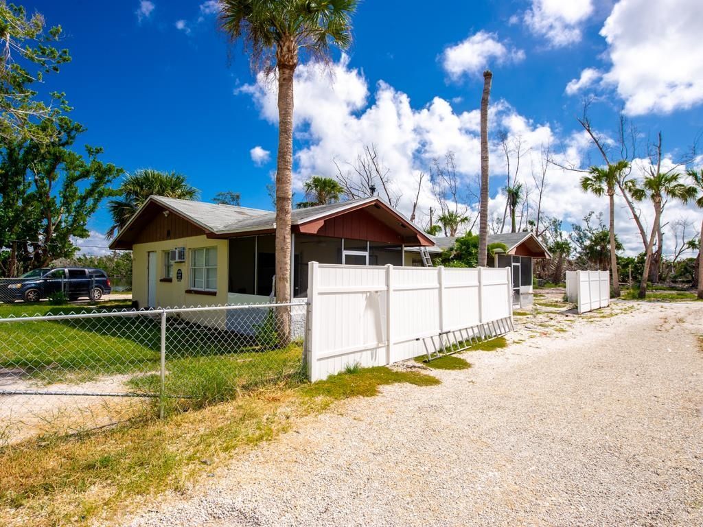 1450-1460 Court Pl, Sanibel, FL 33957 Photo