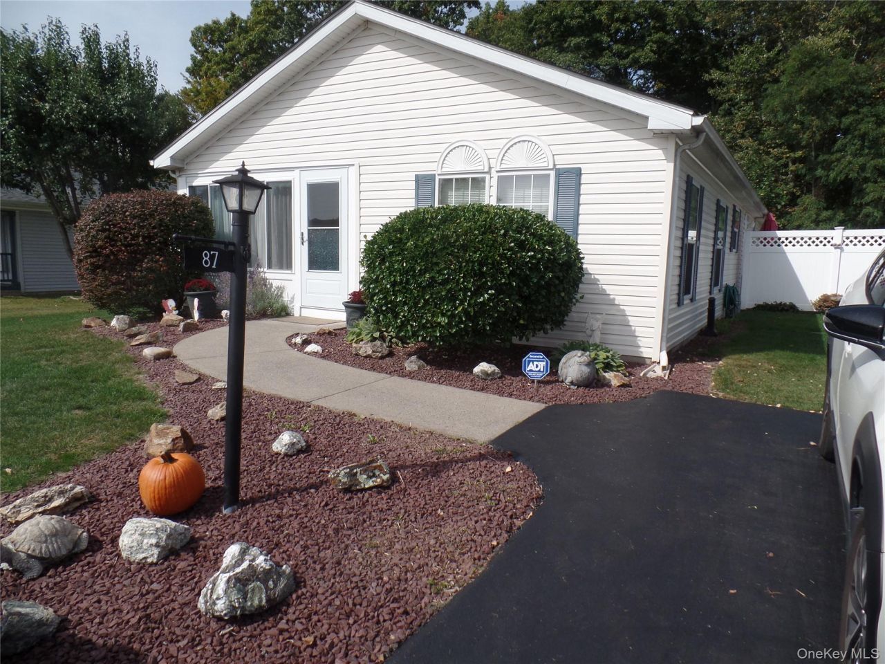 87 Vero, Poughkeepsie, NY 12603 Main Photo