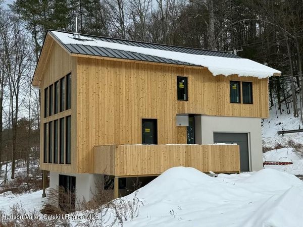 332 Mohonk Road, High Falls, NY 12440