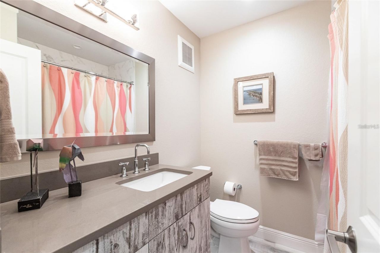 145 Avenida Messina, Unit 3, Sarasota, FL 34242 Photo