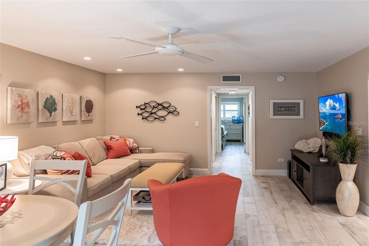 145 Avenida Messina, Unit 3, Sarasota, FL 34242 Photo