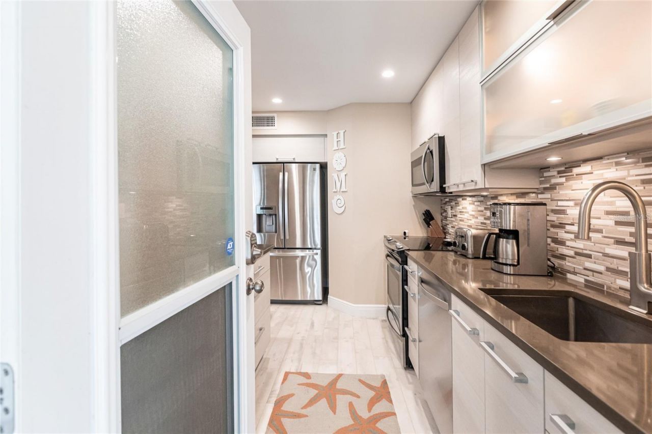 145 Avenida Messina, Unit 3, Sarasota, FL 34242 Photo