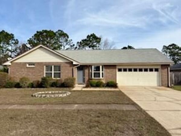 2252 Prytania Circle, Navarre, FL 32566
