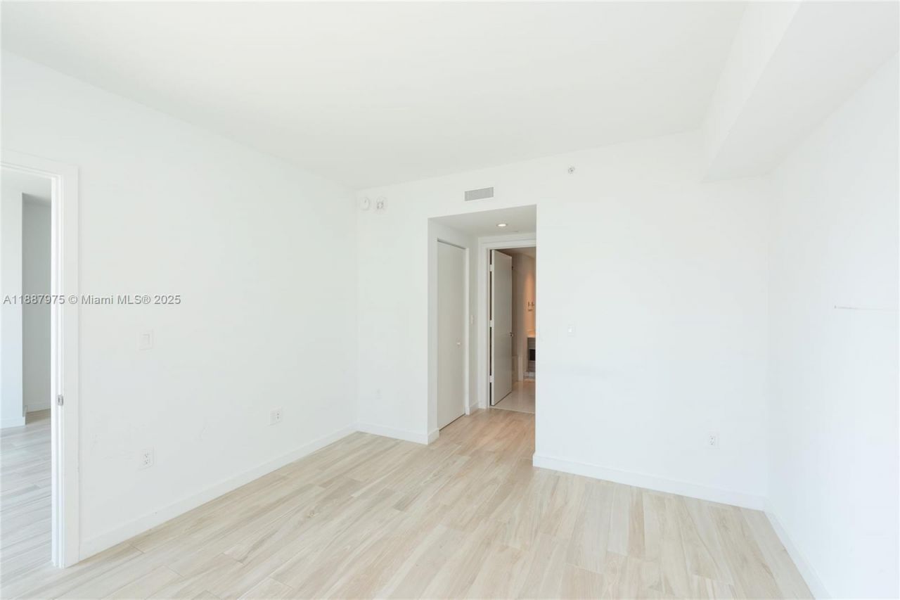 1300 S Miami Ave, Unit 1003, Miami, FL 33130 Photo