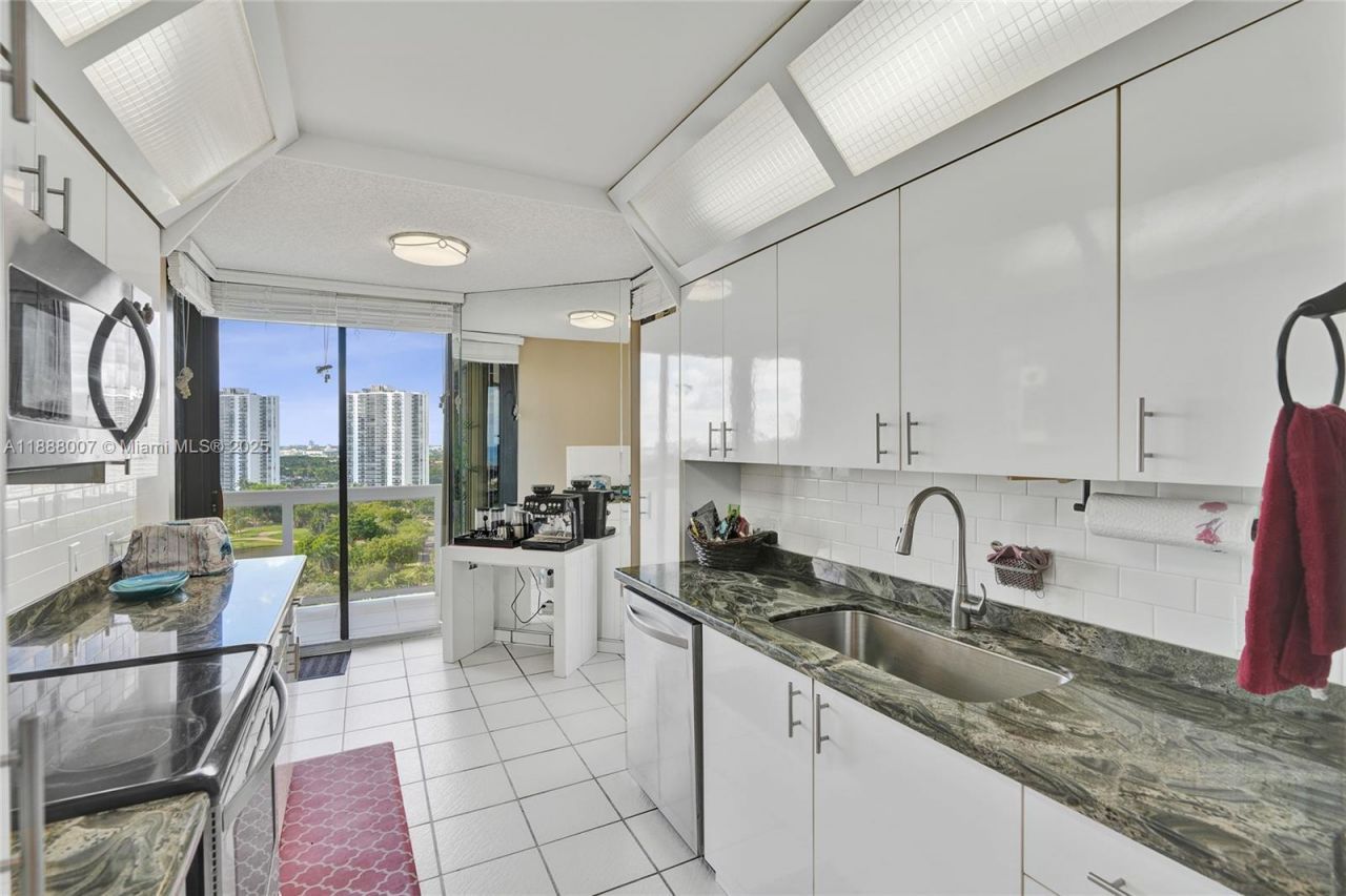 20185 E Country Club Dr, Unit 1409, Aventura, FL 33180 Photo