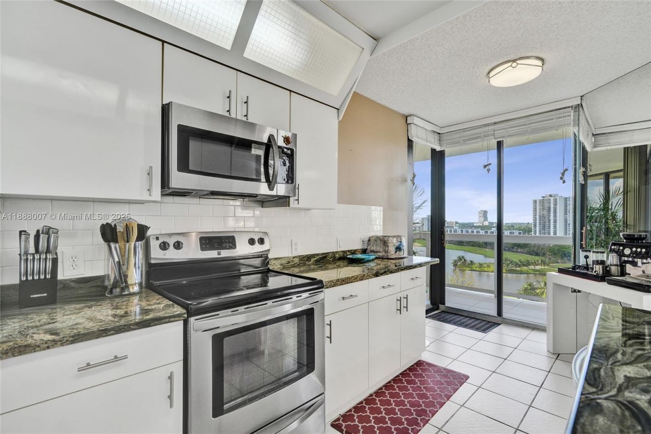 20185 E Country Club Dr, Unit 1409, Aventura, FL 33180 Photo