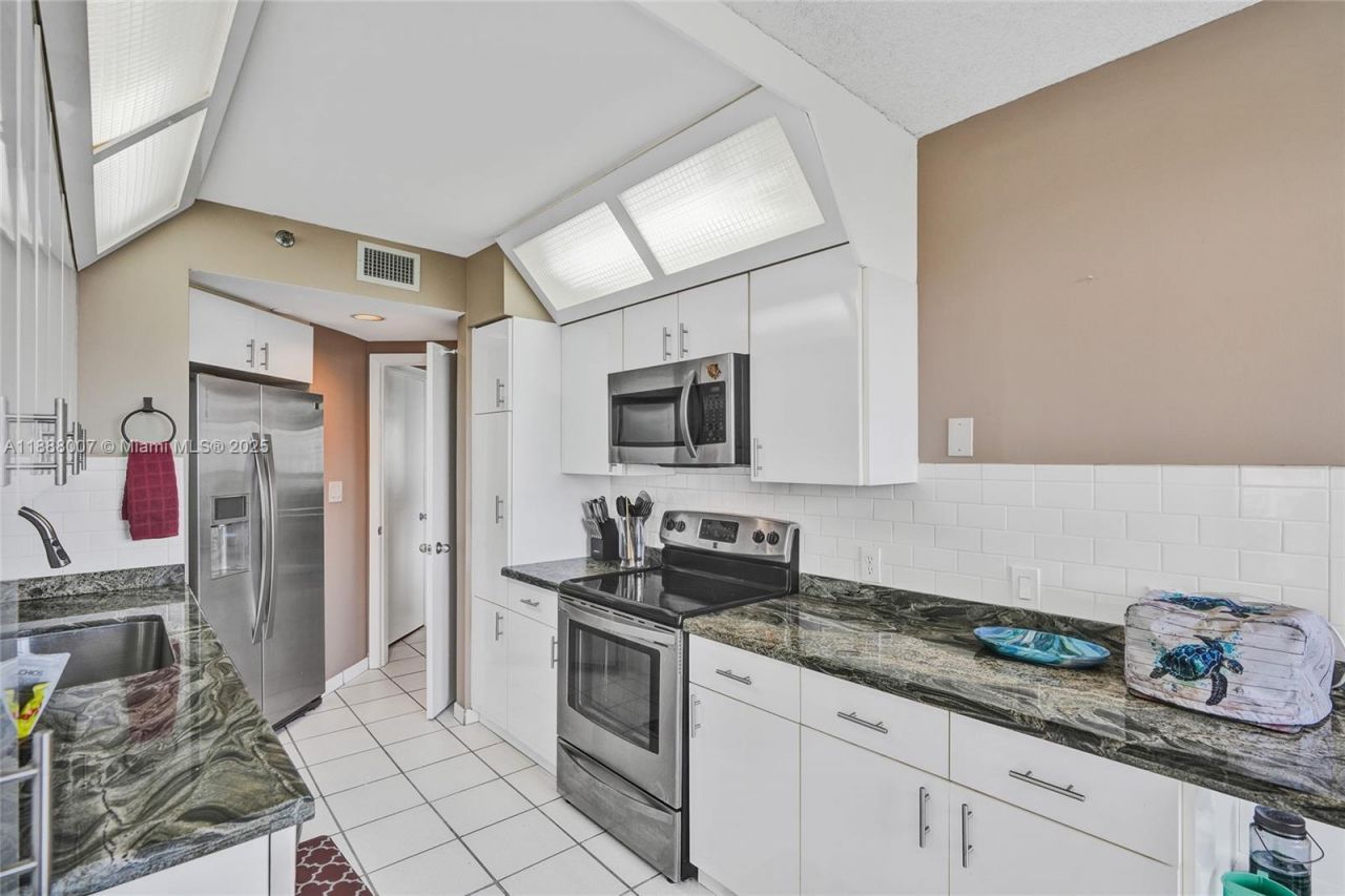 20185 E Country Club Dr, Unit 1409, Aventura, FL 33180 Photo