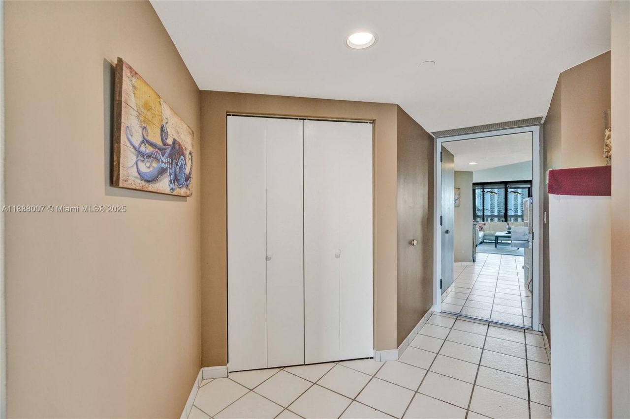 20185 E Country Club Dr, Unit 1409, Aventura, FL 33180 Photo