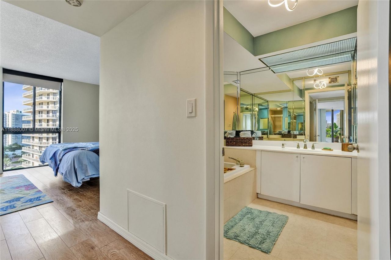 20185 E Country Club Dr, Unit 1409, Aventura, FL 33180 Photo