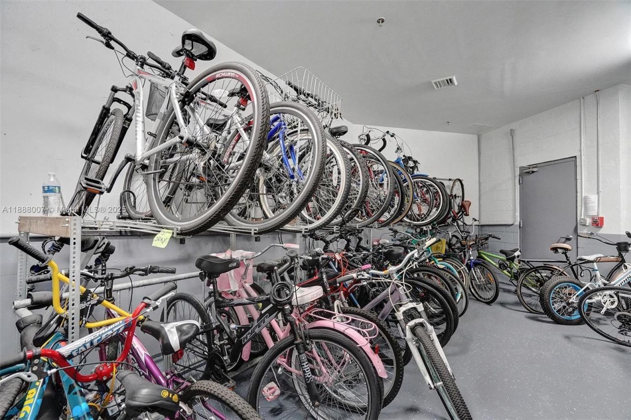 20185 E Country Club Dr, Unit 1409, Aventura, FL 33180 Photo