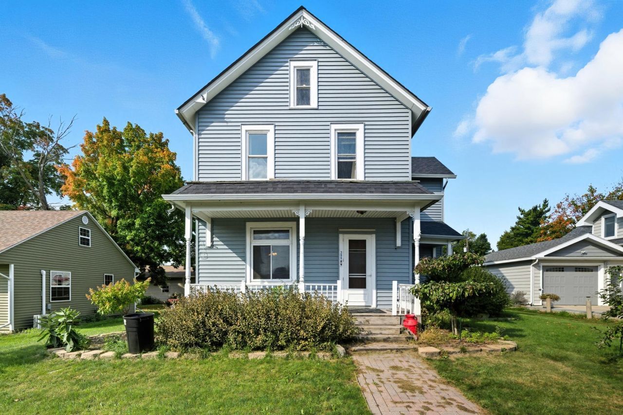 209 1st Avenue Se, Young America, MN 55397 Main Photo