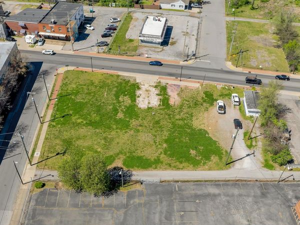 1305 Jefferson, Nashville, TN 37208