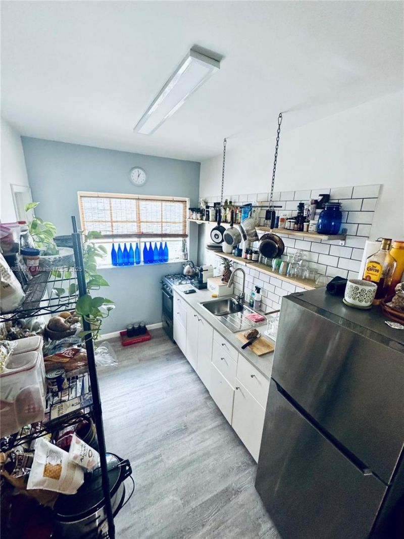 330 74th St, Unit 15, Miami Beach, FL 33141 Photo