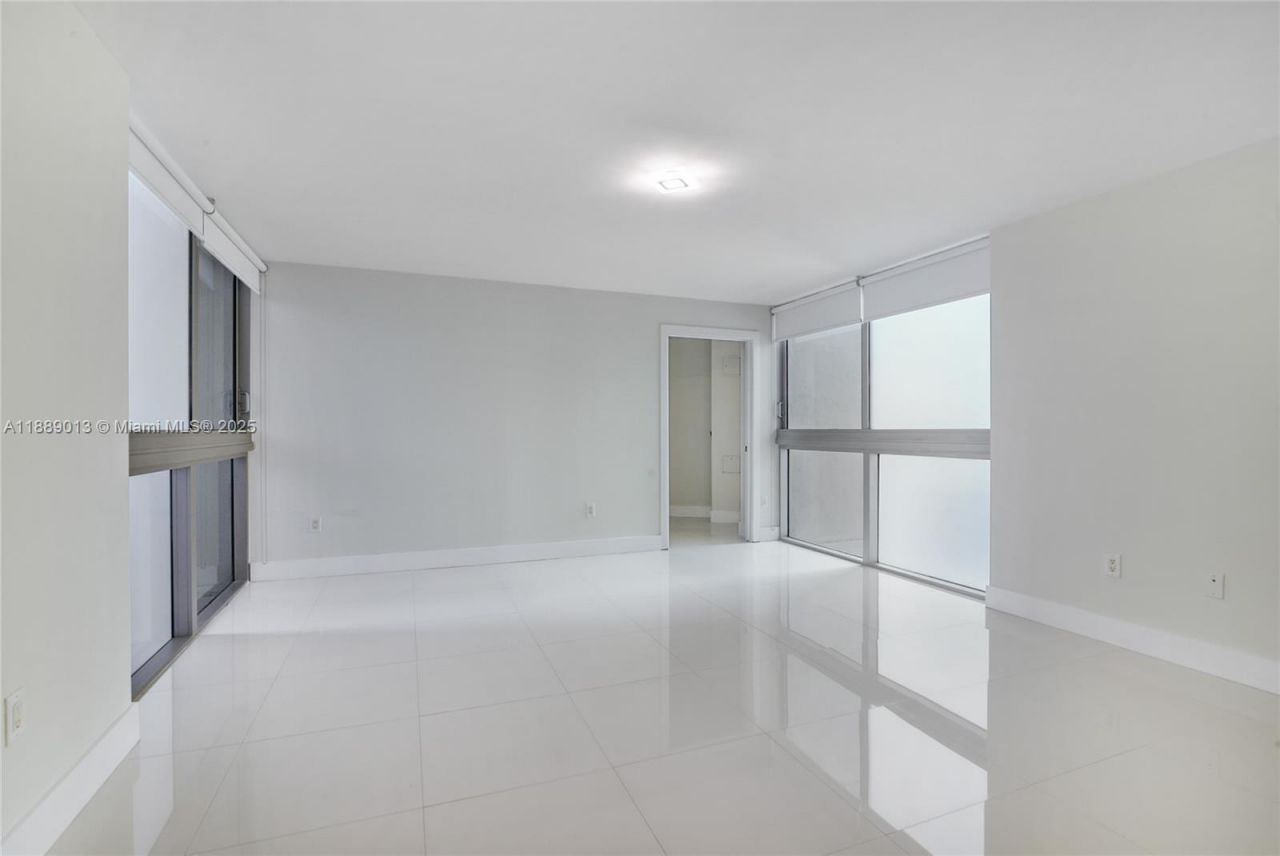 2950 NE 188th St, Unit 343, Aventura, FL 33180 Photo