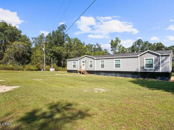 1215 Shores Road, Alford, FL 32420