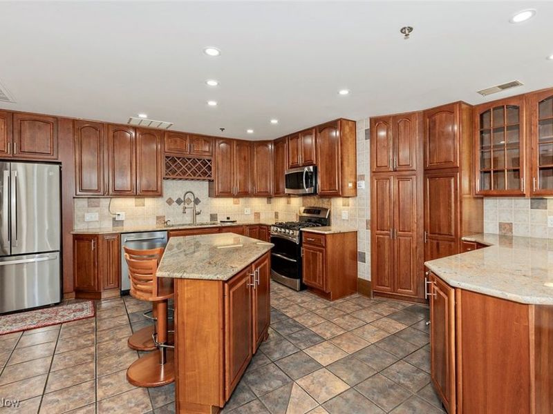 408 W Saint Clair Avenue, Unit 226, Cleveland, OH 44113 Photo 2