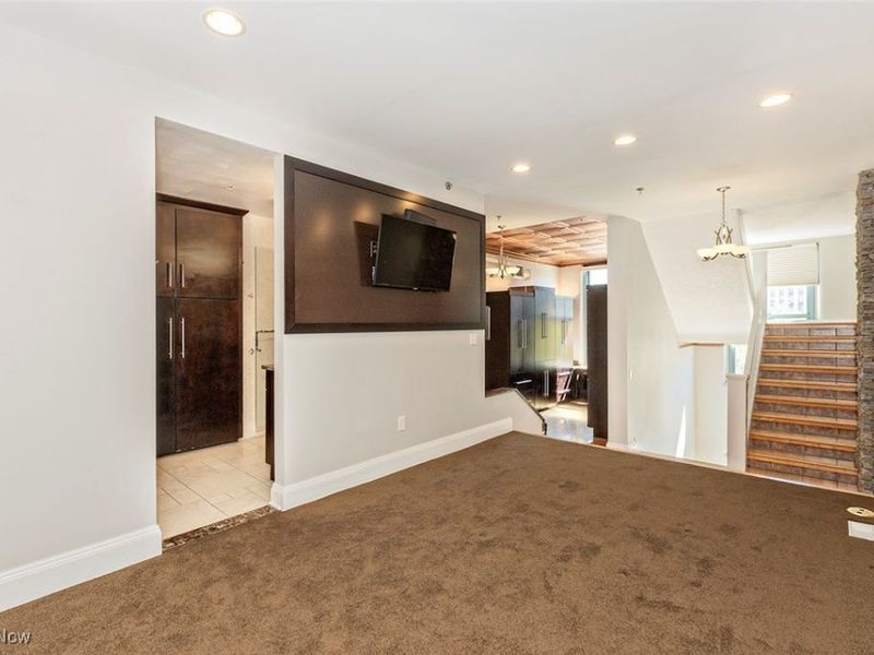 408 W Saint Clair Avenue, Unit 226, Cleveland, OH 44113 Photo 25