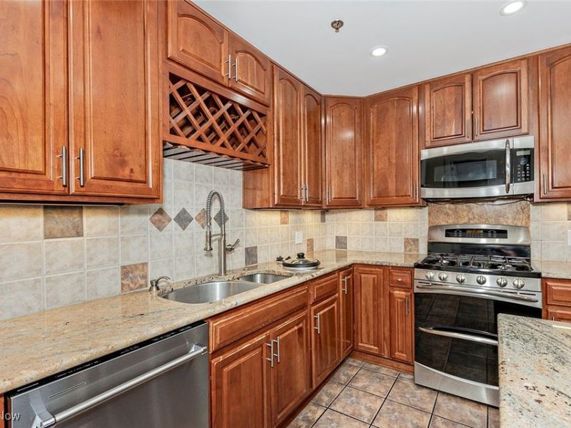 408 W Saint Clair Avenue, Unit 226, Cleveland, OH 44113 Photo 3