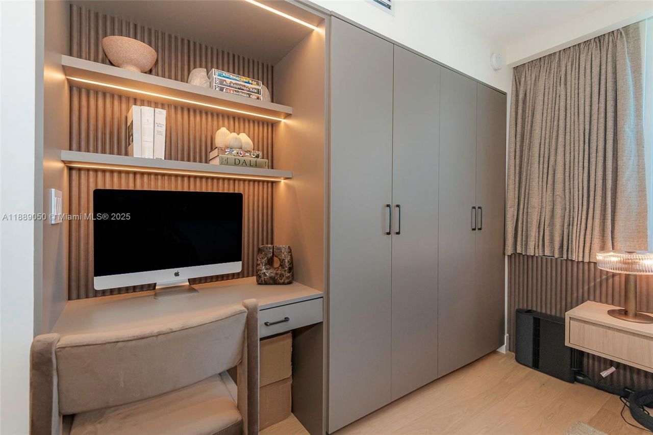 2301 Collins Ave, Unit 1527, Miami Beach, FL 33139 Photo