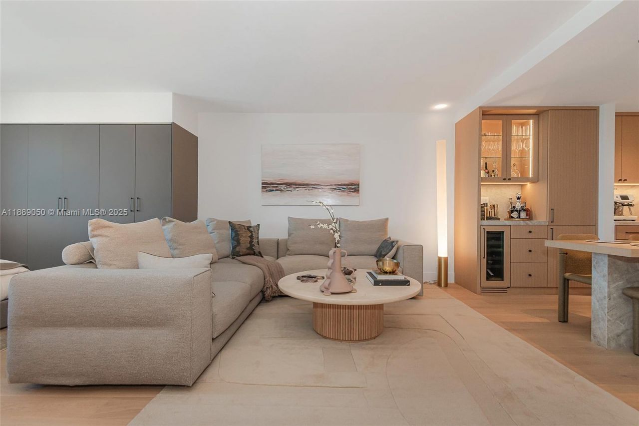 2301 Collins Ave, Unit 1527, Miami Beach, FL 33139 Photo