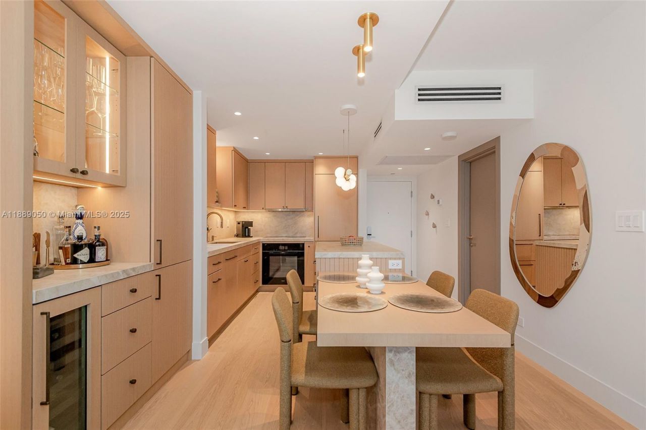 2301 Collins Ave, Unit 1527, Miami Beach, FL 33139 Photo