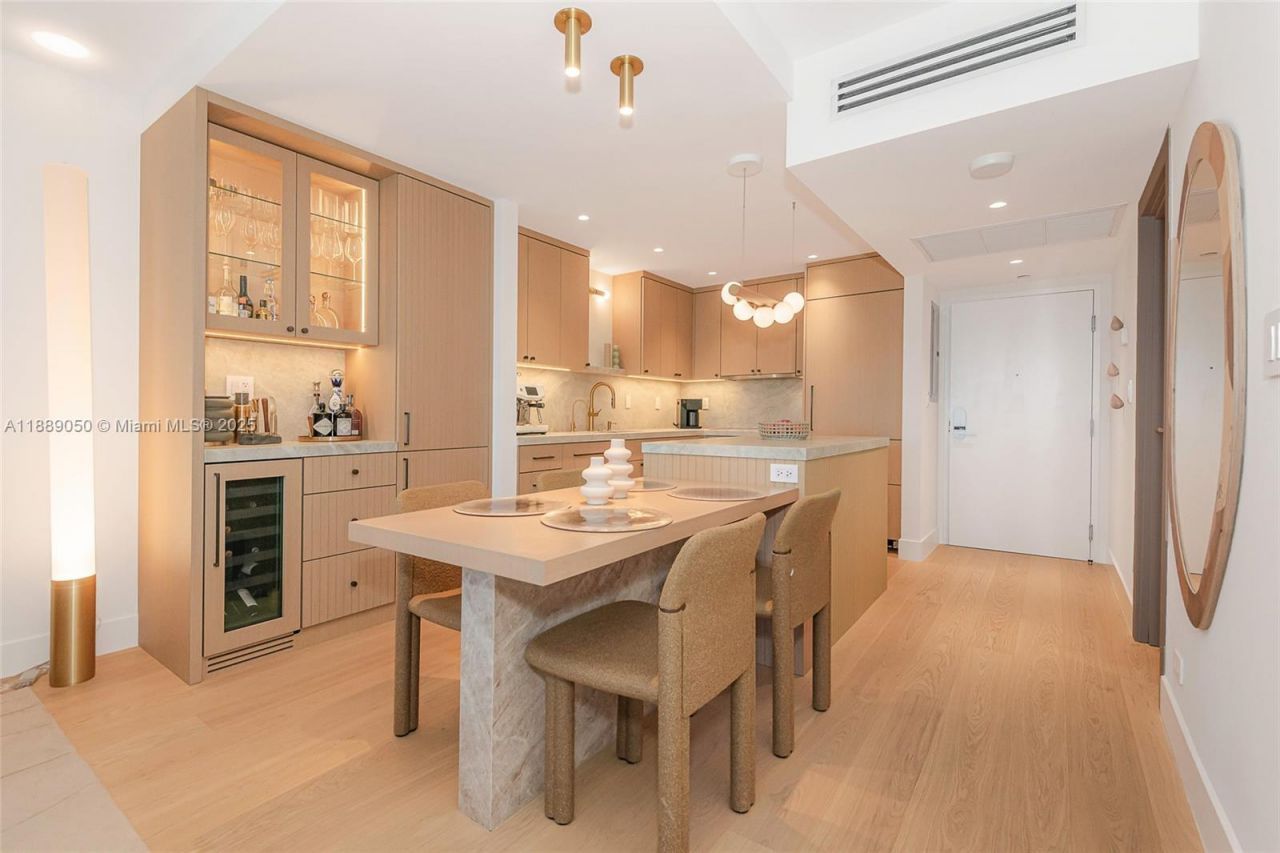 2301 Collins Ave, Unit 1527, Miami Beach, FL 33139 Photo