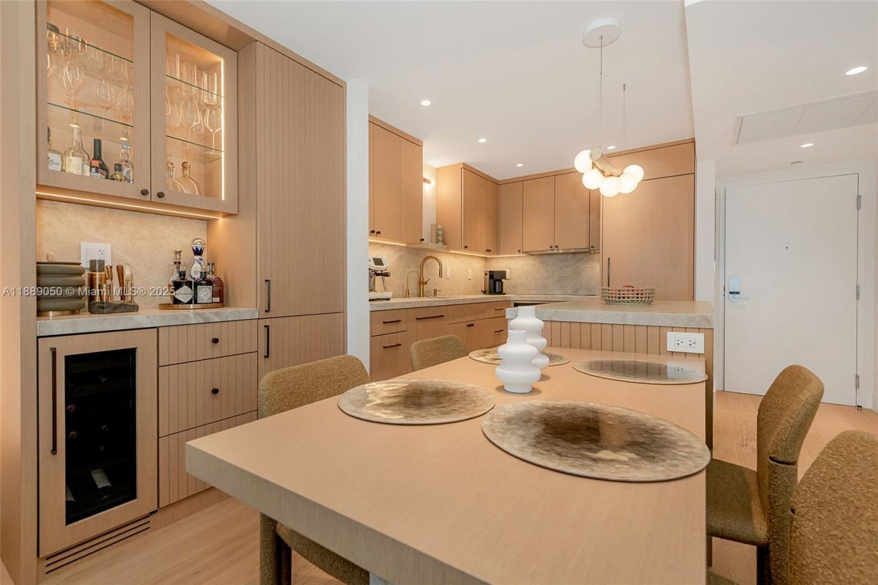 2301 Collins Ave, Unit 1527, Miami Beach, FL 33139 Photo