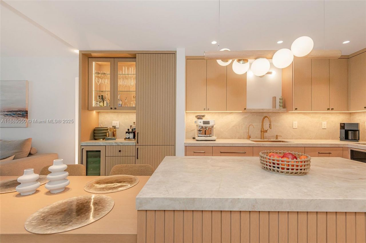 2301 Collins Ave, Unit 1527, Miami Beach, FL 33139 Photo