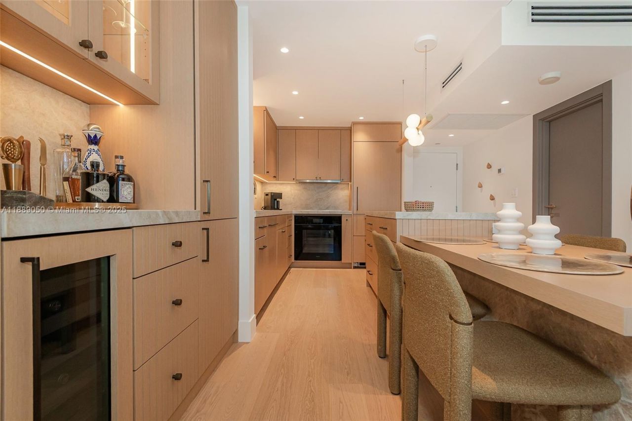 2301 Collins Ave, Unit 1527, Miami Beach, FL 33139 Photo