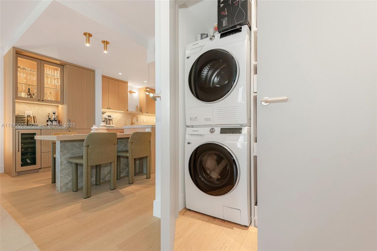 2301 Collins Ave, Unit 1527, Miami Beach, FL 33139 Photo
