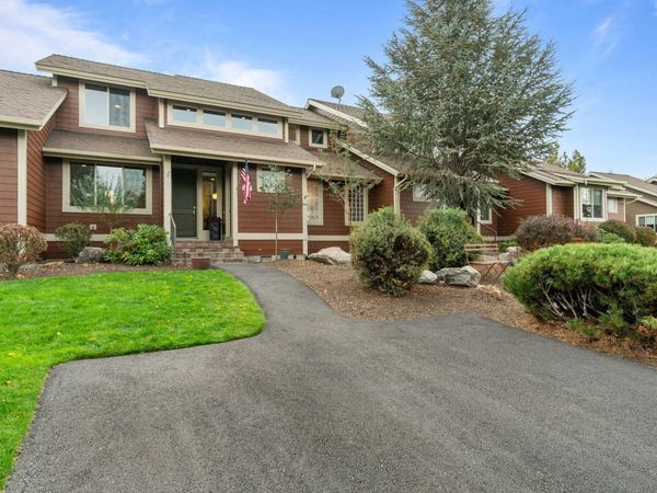 10942 Village Loop, Redmond, OR 97756