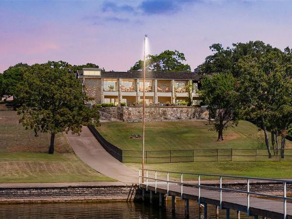 4115 Crescent Drive, Granbury, TX 76049