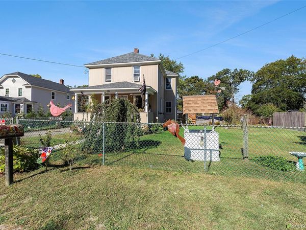 127 Lake Avenue, Flanders, NY 11901