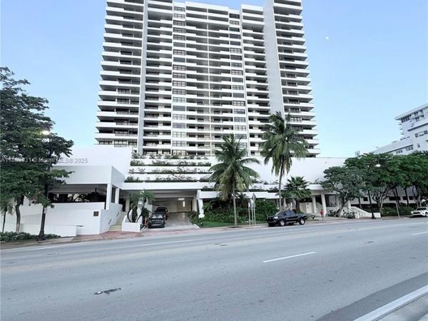 2555 Collins Ave, Unit 1910, Miami Beach, FL 33140