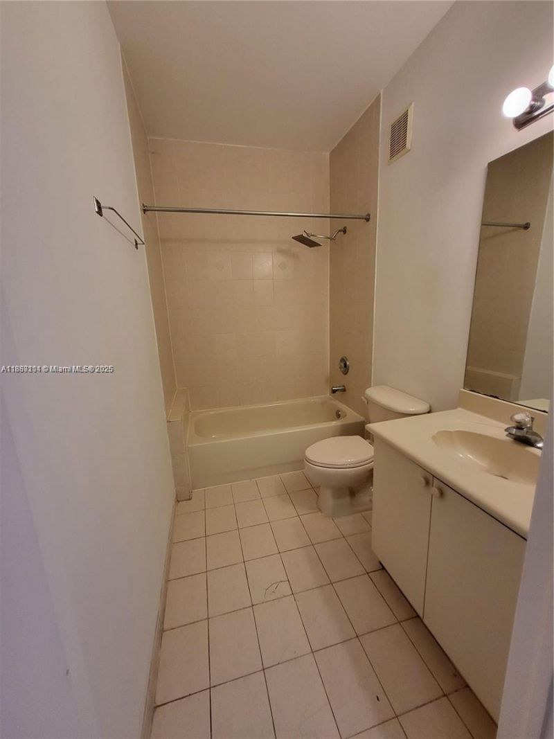 6740 NW 114th Ave, Unit 728, Doral, FL 33178 Photo