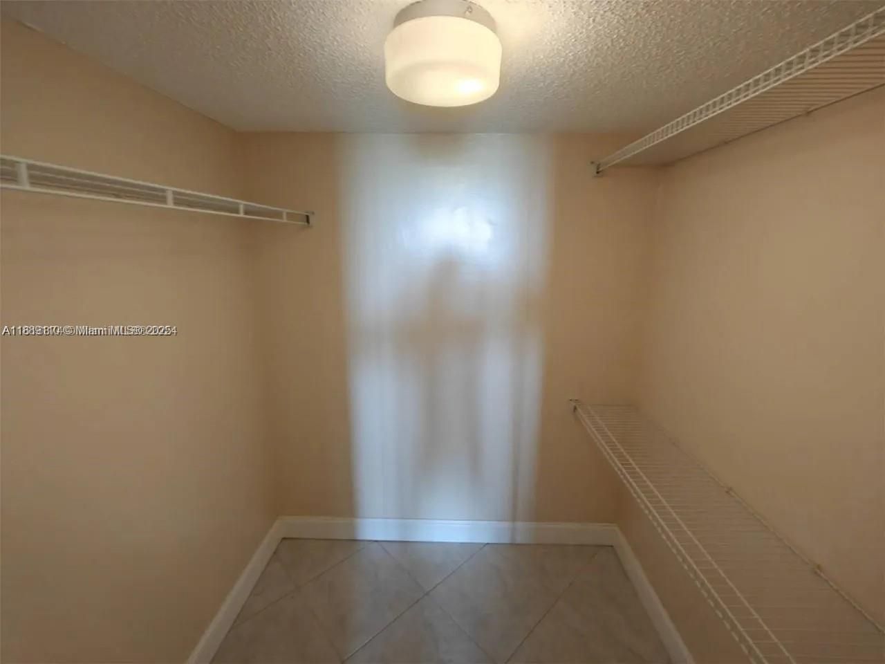 3701 N Country Club Dr, Unit 705, Aventura, FL 33180 Photo