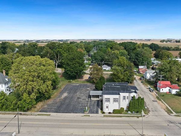 110 E Dixon St, Polo, IL 61064