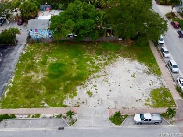 34 SE 6th Street, Stuart, FL 34994