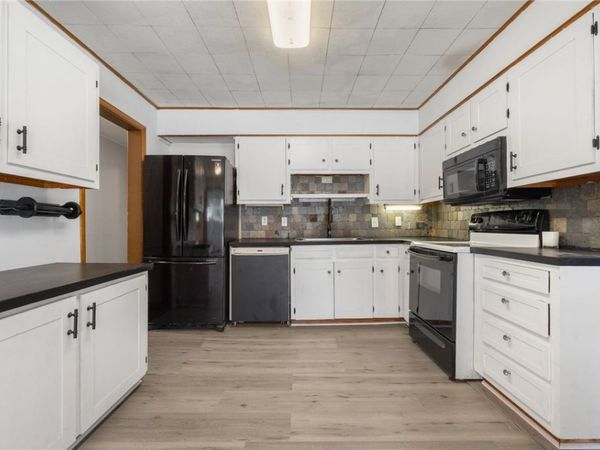 702 E Argyle Street, Harrison, AR 72601