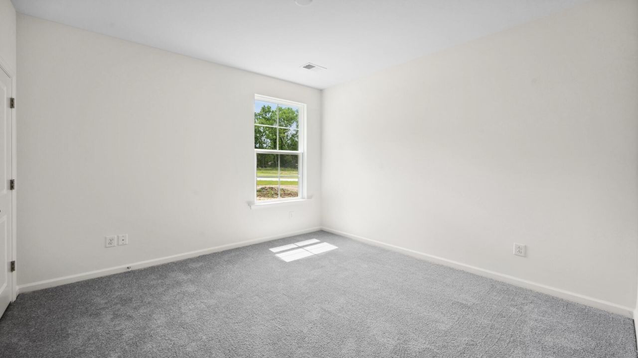 454 Cadbury Loop Photo 19