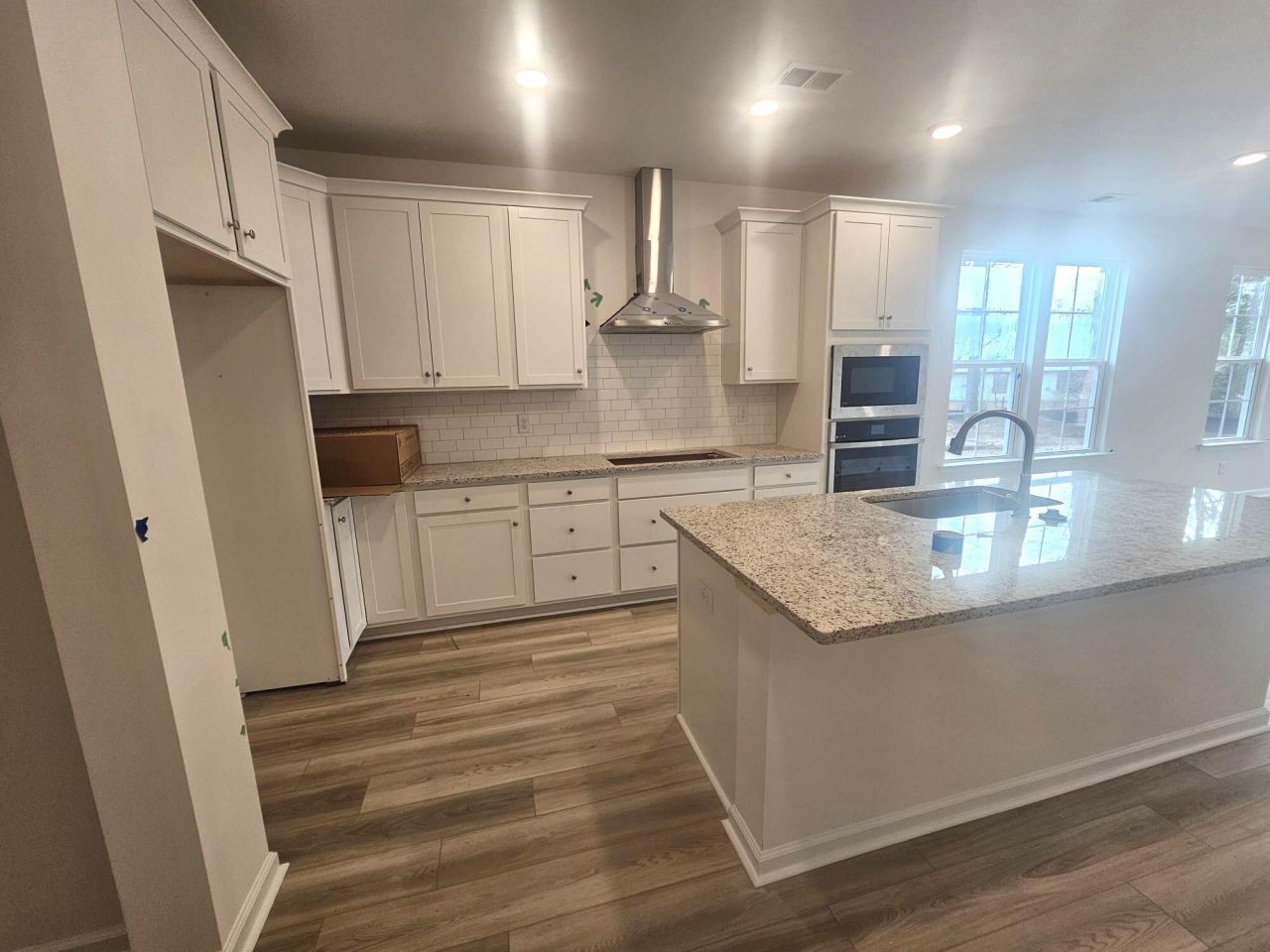 454 Cadbury Loop Photo 2