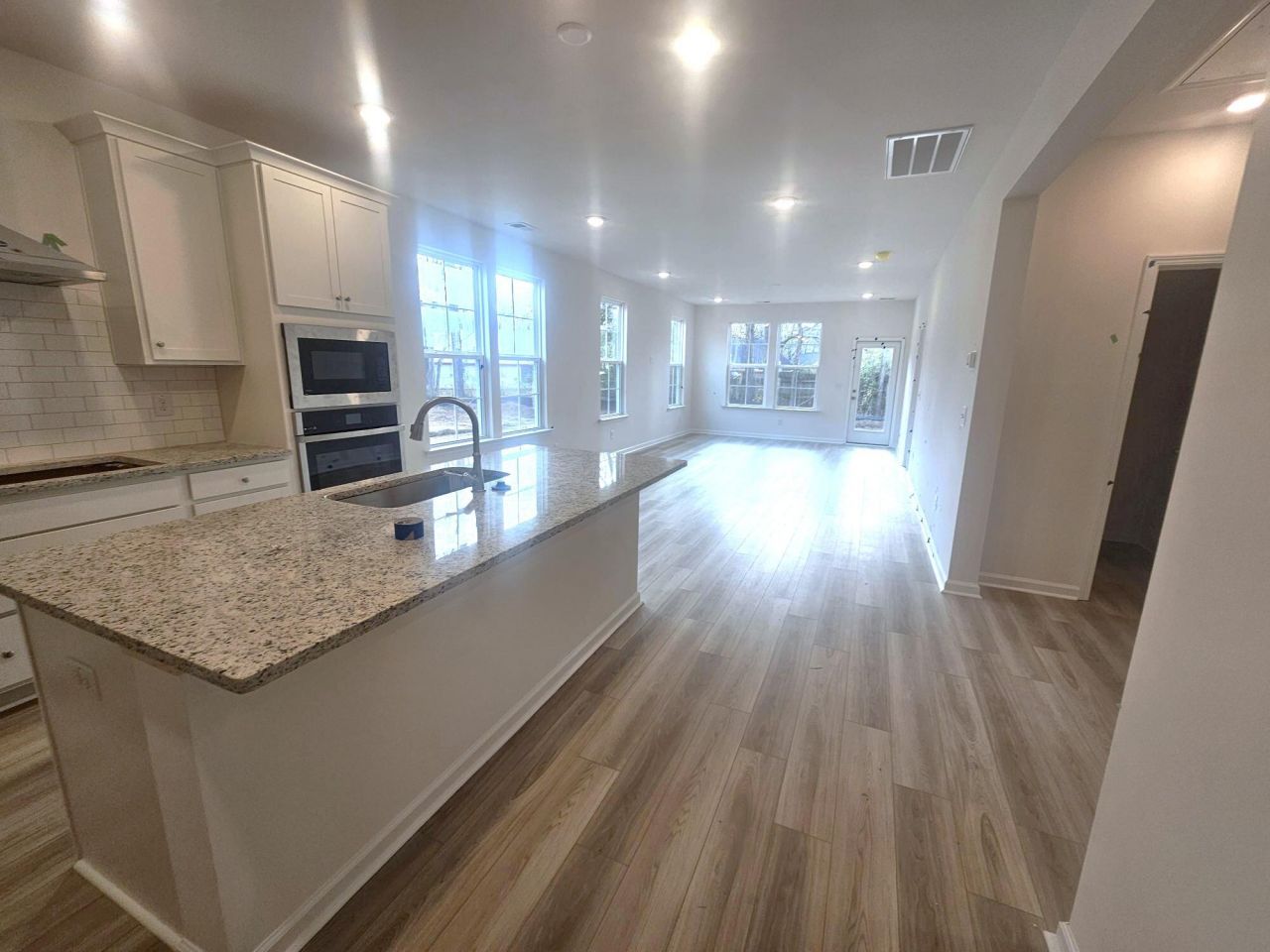 454 Cadbury Loop Photo 3