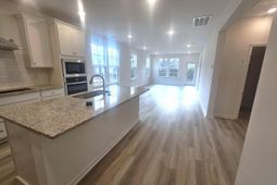 454 Cadbury Loop photo 4