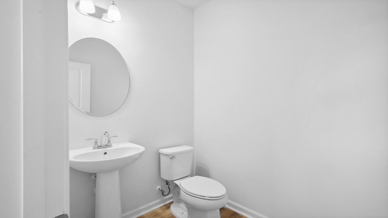 454 Cadbury Loop Photo 6