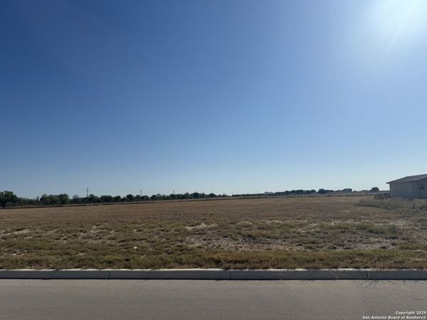 213 Reed Way, Castroville, TX 78009