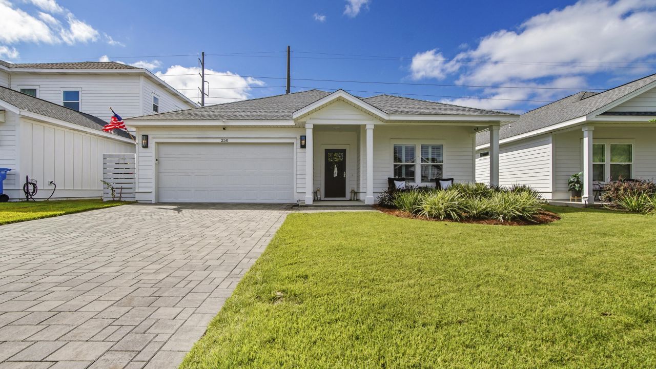 250 N Wells Street, Panama City Beach, FL 32413 Main Photo
