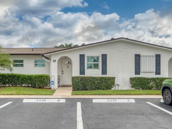 2930 Crosley Drive E, Unit M, West Palm Beach, FL 33415