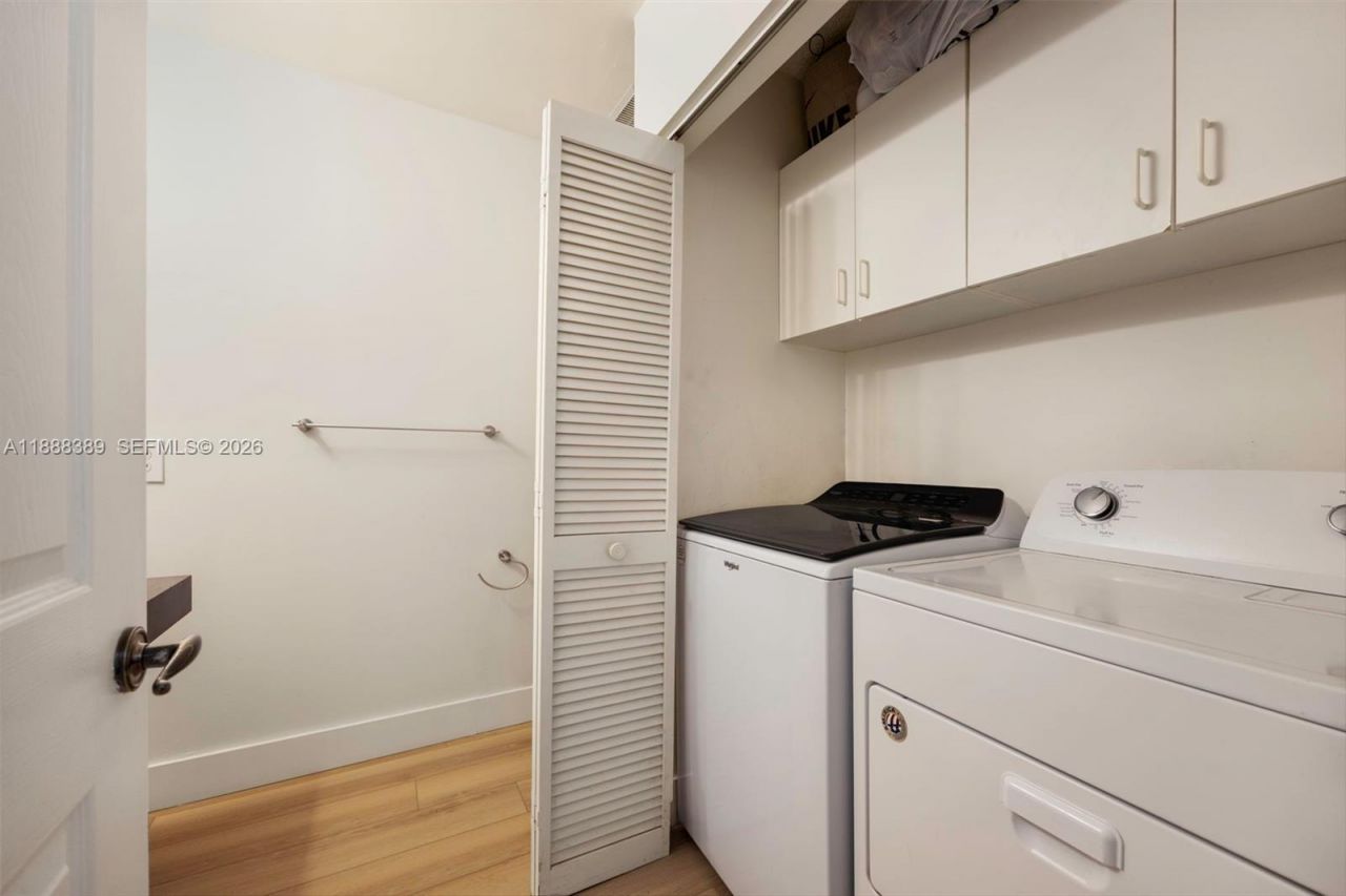 10233 NW 52nd Ln, Doral, FL 33178 Photo