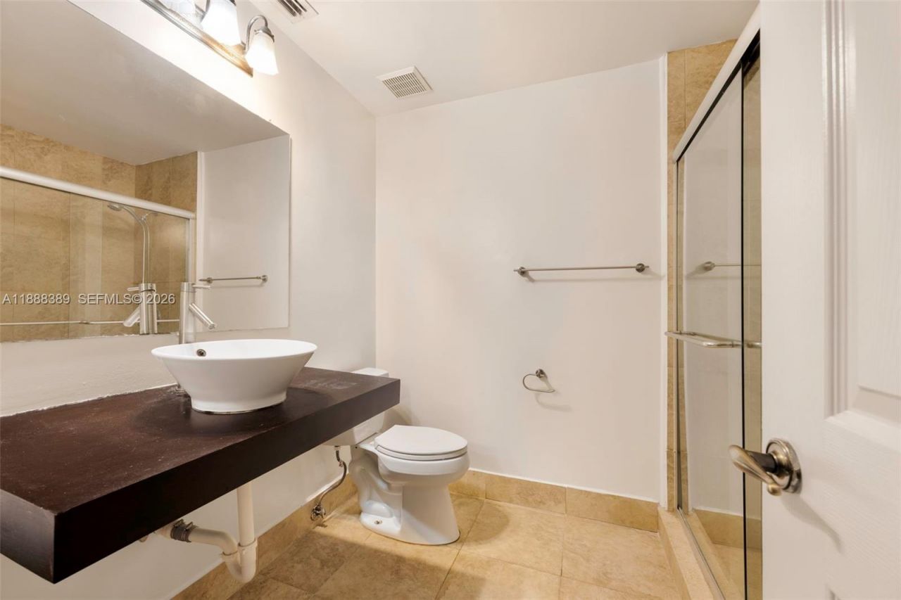 10233 NW 52nd Ln, Doral, FL 33178 Photo